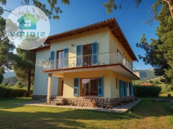 casa indipendente in vendita a Cortona in zona Casale