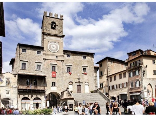 negozio in vendita a Cortona