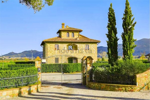 casale in vendita a Cortona in zona Casale