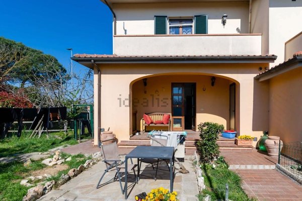 casa indipendente in vendita a Cortona in zona Pietraia