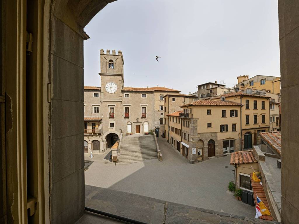 casa indipendente in vendita a Cortona