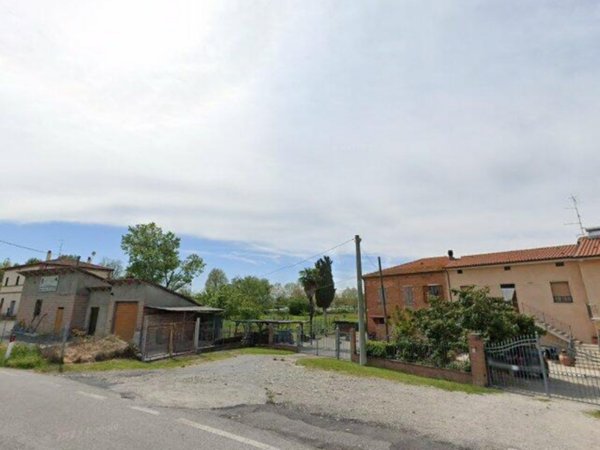 casa indipendente in vendita a Cortona