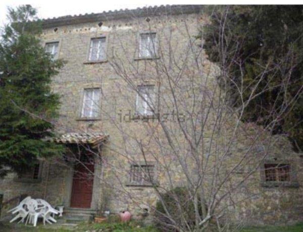 casa indipendente in vendita a Cortona