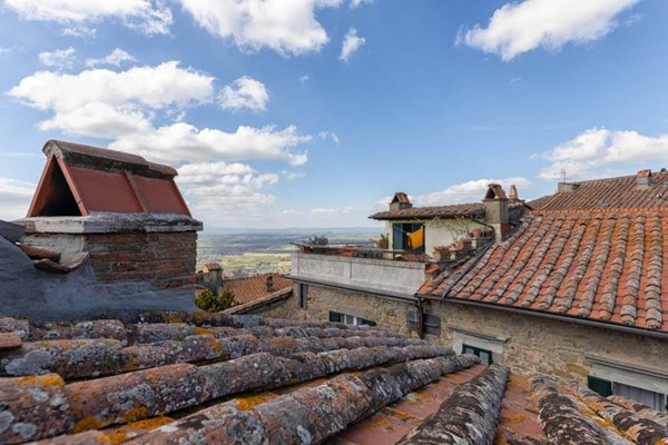 casa indipendente in vendita a Cortona