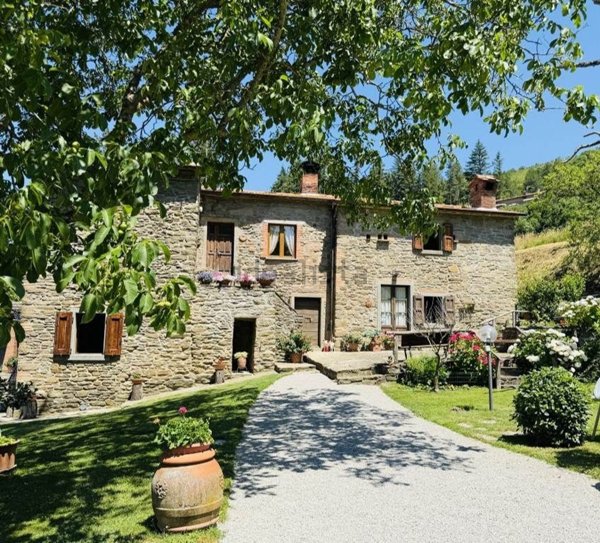 casale in vendita a Cortona in zona Portole