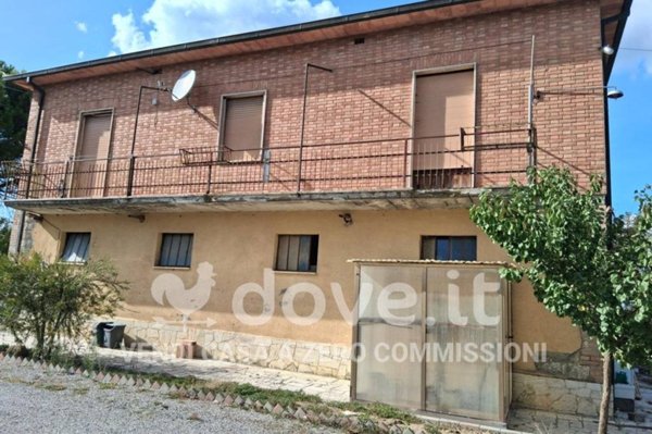 casa indipendente in vendita a Cortona in zona Chianacce