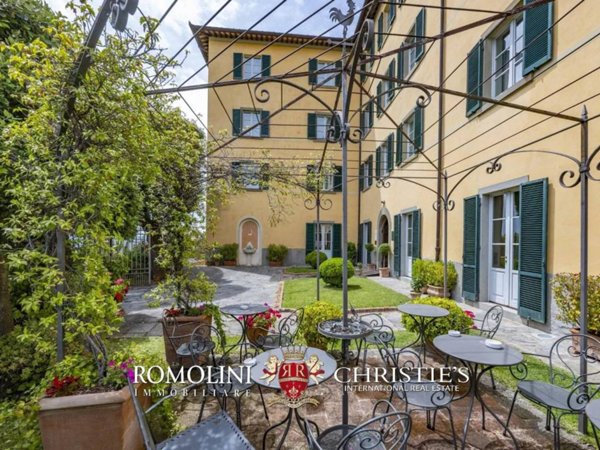 negozio in vendita a Cortona