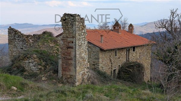 casa indipendente in vendita a Cortona in zona Casale