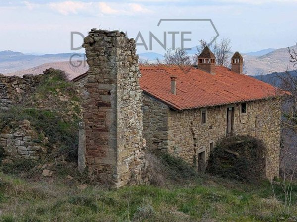 casa indipendente in vendita a Cortona in zona Casale