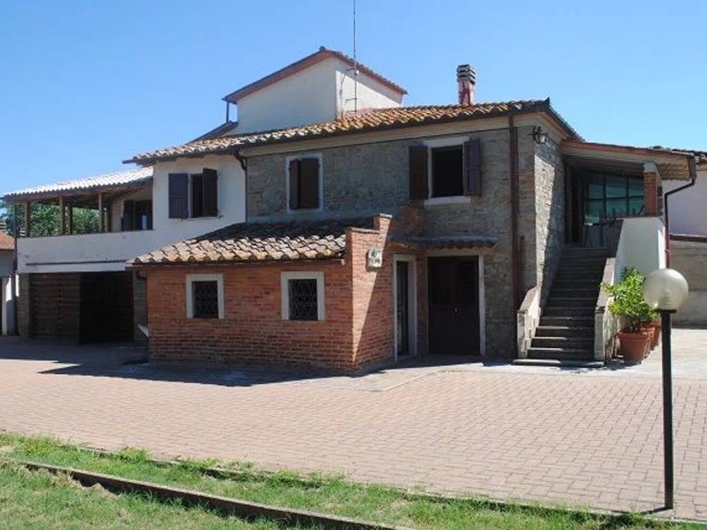 casa indipendente in vendita a Cortona in zona Casale