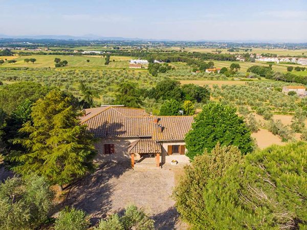 casa indipendente in vendita a Cortona in zona Terontola