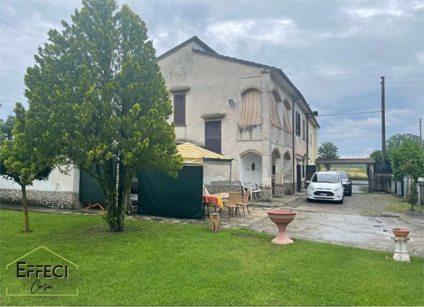 casa indipendente in vendita a Cortona in zona Chianacce