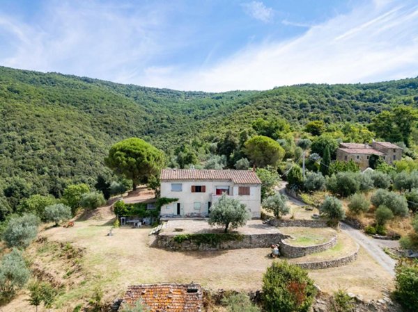 casa indipendente in vendita a Cortona in zona Casale
