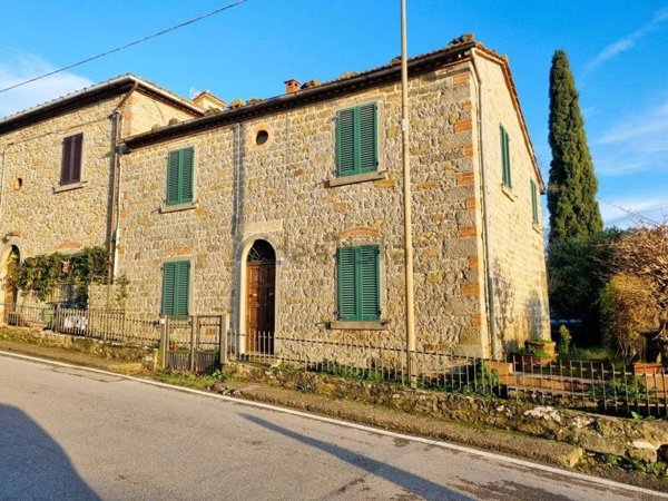 casa indipendente in vendita a Cortona in zona Camucia