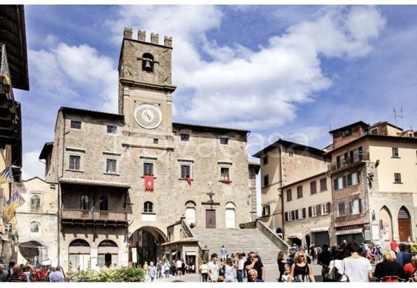 negozio in vendita a Cortona