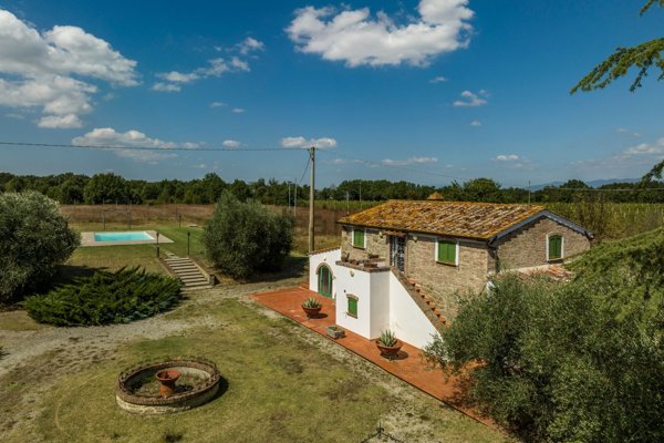 casa indipendente in vendita a Cortona