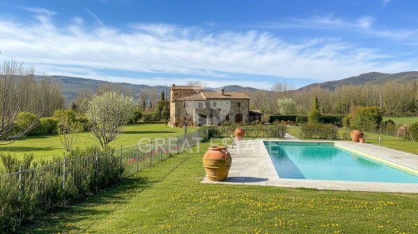 casale in vendita a Cortona in zona Casale