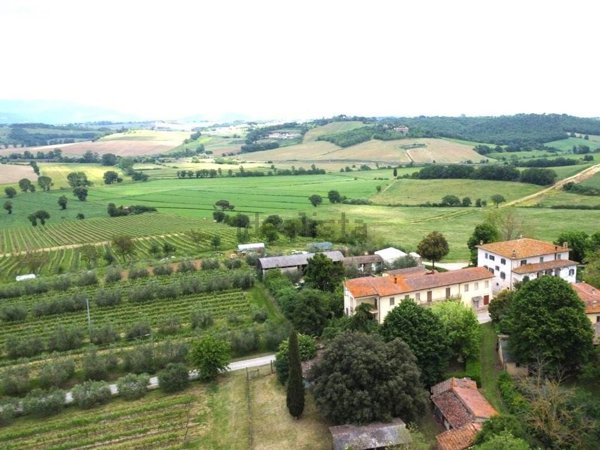 pentavano in vendita a Cortona in zona Fasciano