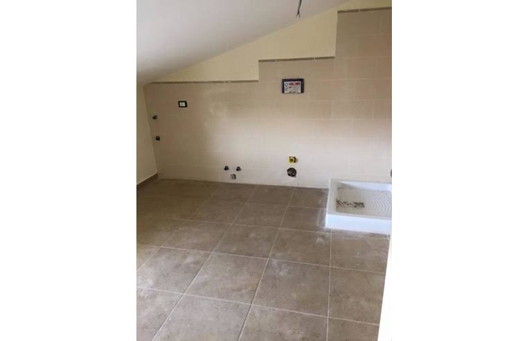 appartamento in vendita a Cortona in zona Camucia