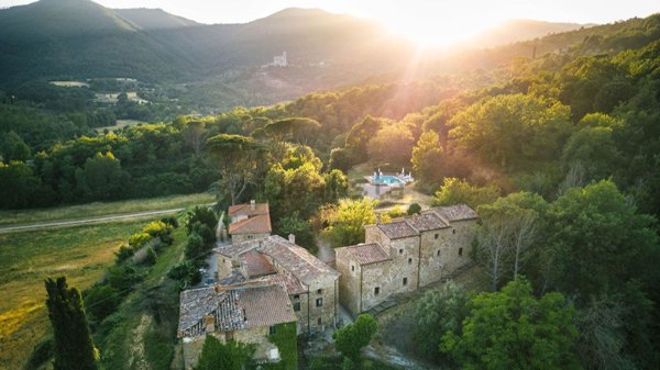 casale in vendita a Cortona in zona Pierle