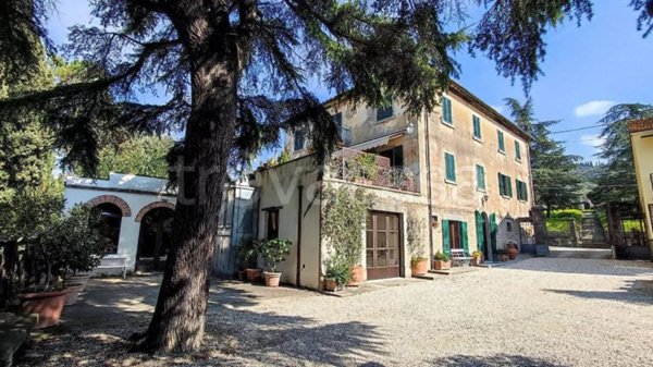 casa indipendente in vendita a Cortona in zona Riccio