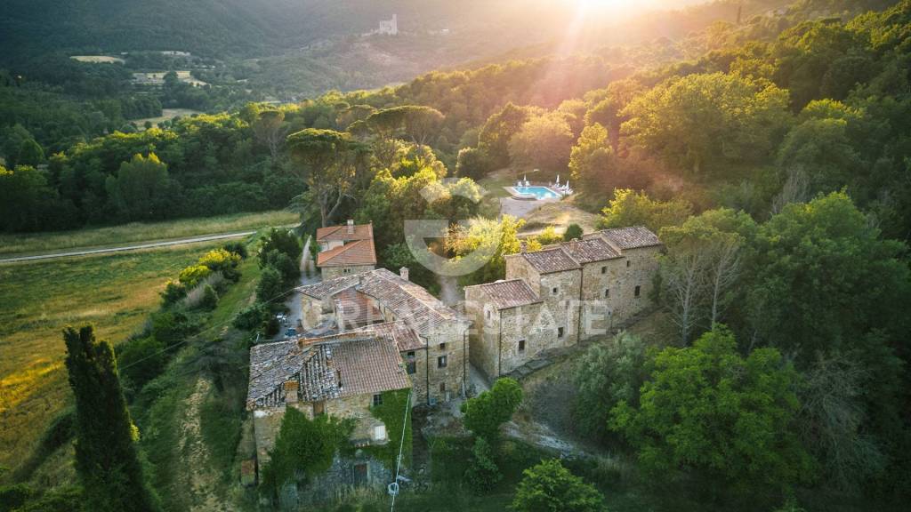 casa indipendente in vendita a Cortona in zona Pierle