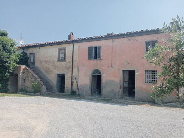 casa indipendente in vendita a Cortona in zona Terontola