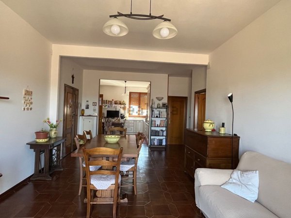 appartamento in vendita a Cortona in zona Camucia