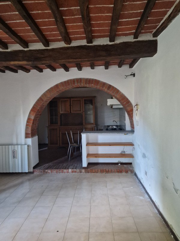 casa indipendente in vendita a Cortona in zona Ossaia