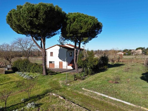 casa indipendente in vendita a Cortona in zona Mezzavia