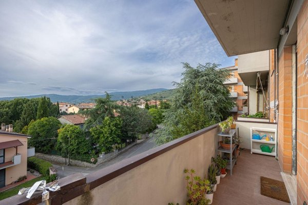 appartamento in vendita a Cortona in zona Camucia