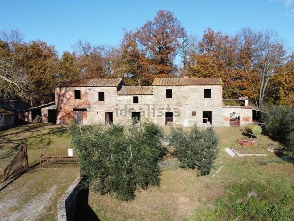 casale in vendita a Cortona in zona Fratta