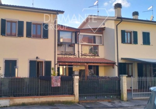 appartamento in vendita a Cortona in zona Vallone