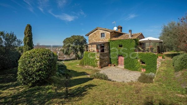 casa indipendente in vendita a Cortona in zona Casale