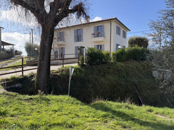 casa indipendente in vendita a Cortona in zona Terontola