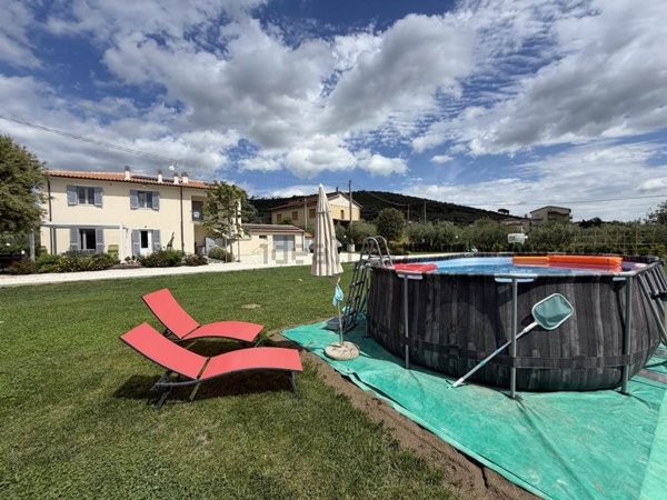 casa indipendente in vendita a Cortona in zona Terontola