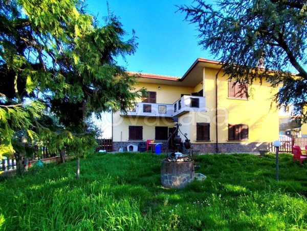 casa indipendente in vendita a Cortona in zona Farneta