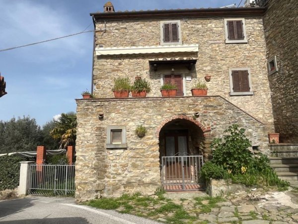 casa indipendente in vendita a Cortona in zona Terontola
