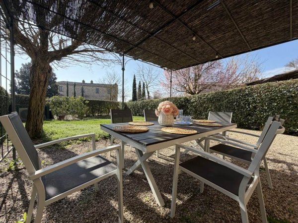 casa indipendente in vendita a Cortona