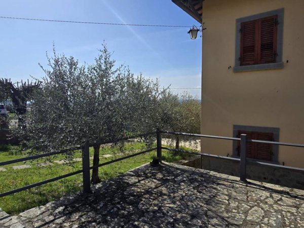 casa indipendente in vendita a Cortona in zona Terontola