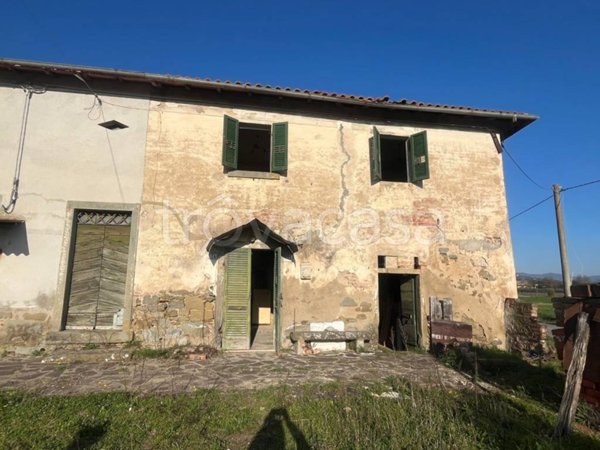 casa indipendente in vendita a Cortona in zona Camucia