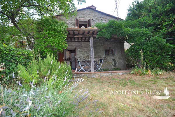 casa indipendente in vendita a Cortona