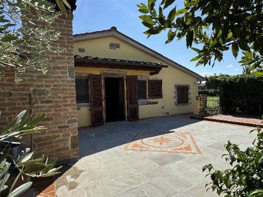 casa indipendente in vendita a Cortona in zona Santa Caterina