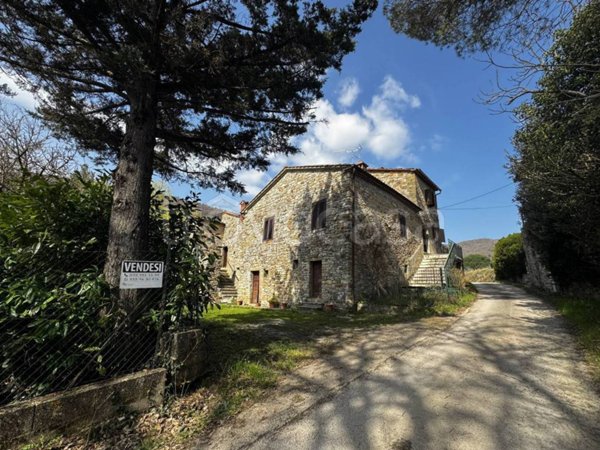 casa indipendente in vendita a Cortona in zona Casale