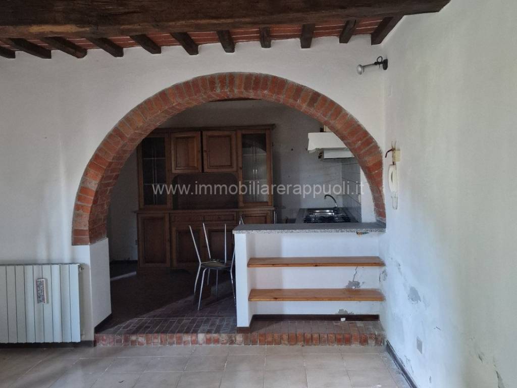 casa indipendente in vendita a Cortona in zona Ossaia