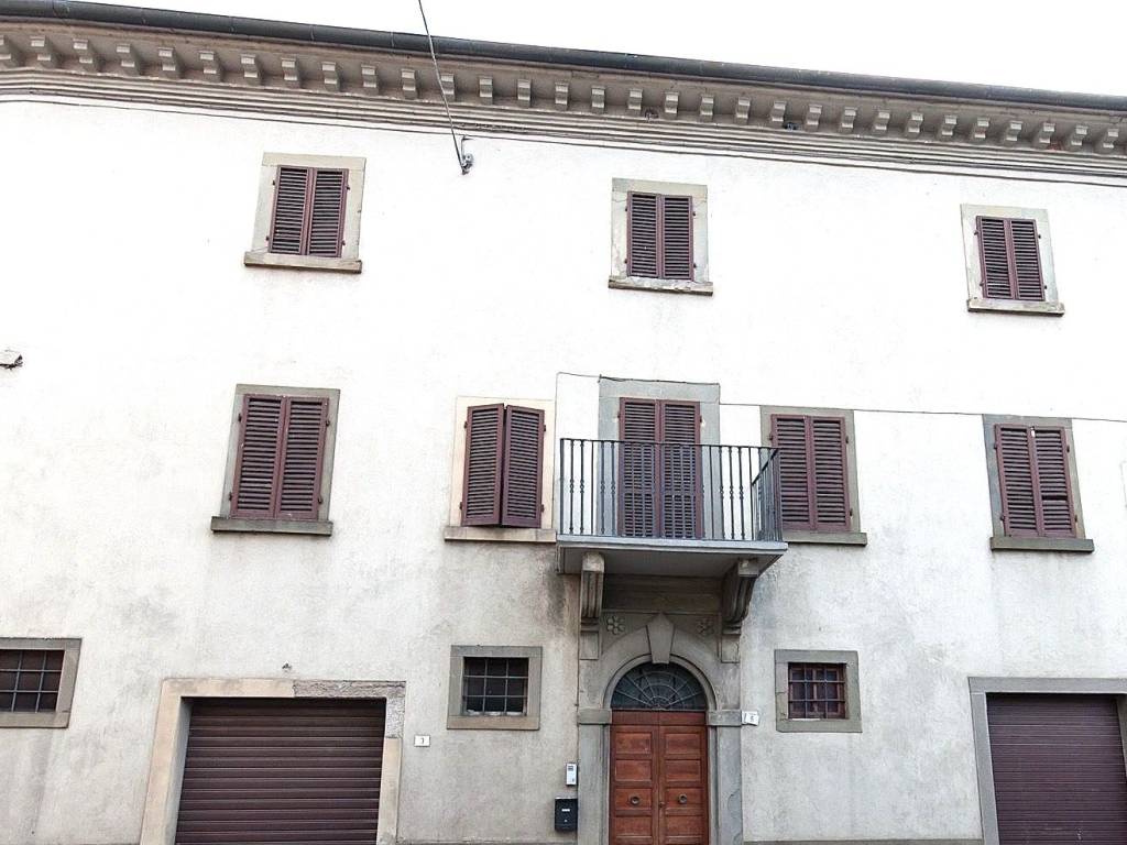 casa indipendente in vendita a Cortona in zona Mercatale