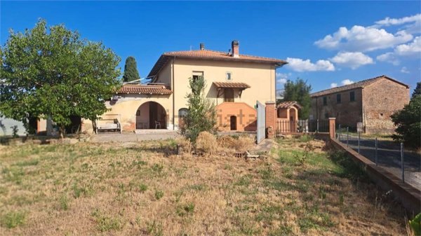 casa indipendente in vendita a Cortona in zona Casale