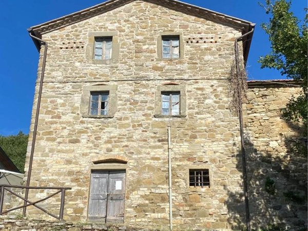casa indipendente in vendita a Cortona