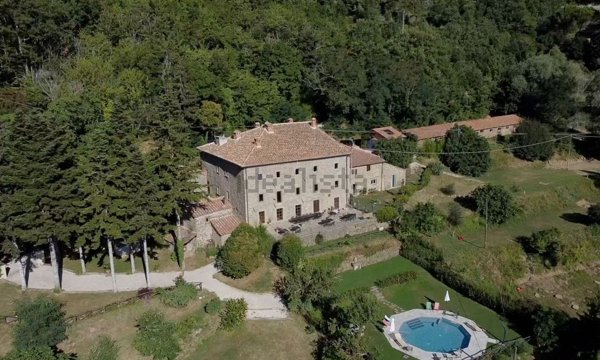 negozio in vendita a Cortona