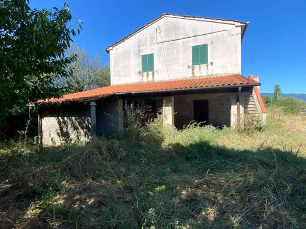 pentavano in vendita a Cortona in zona Vallone